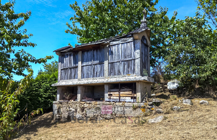 Se vende casa de piedra en Irixoa