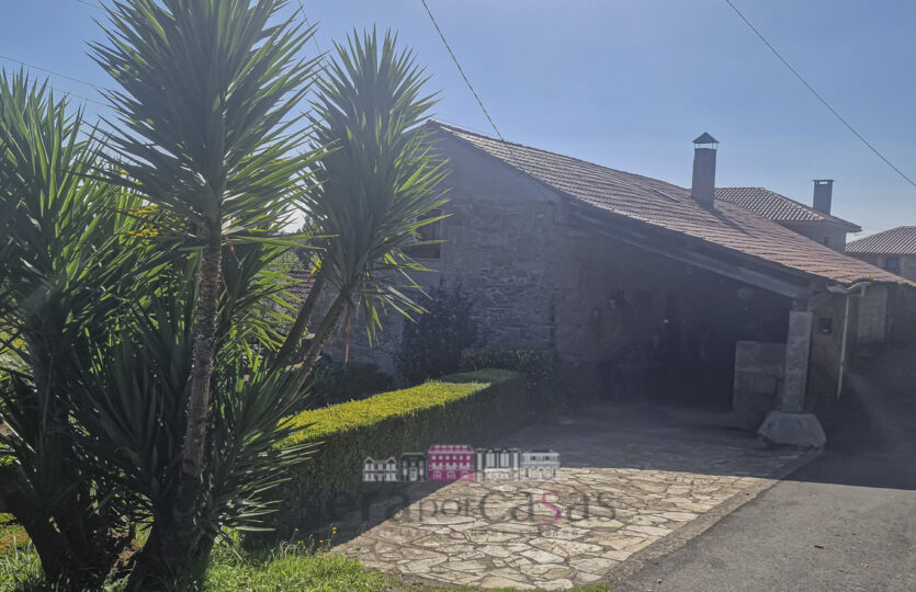 Se vende casa de piedra en Irixoa