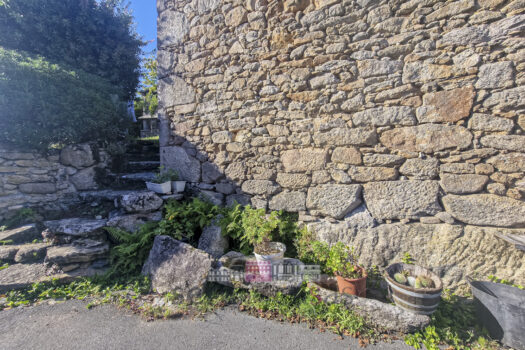 Se vende casa de piedra en Irixoa cerca de Betanzos