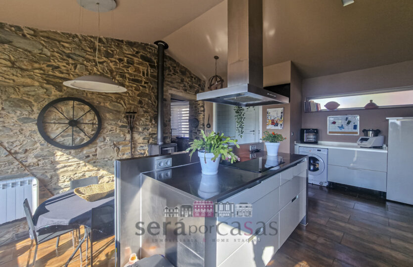 Se vende chalet de piedra en Gandario