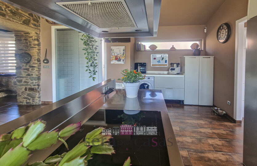 Se vende chalet de piedra en Gandario