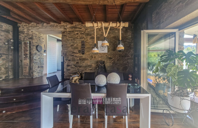 Se vende chalet de piedra en Gandario