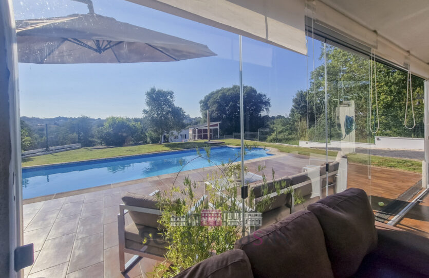 Se vende chalet de piedra en Gandario