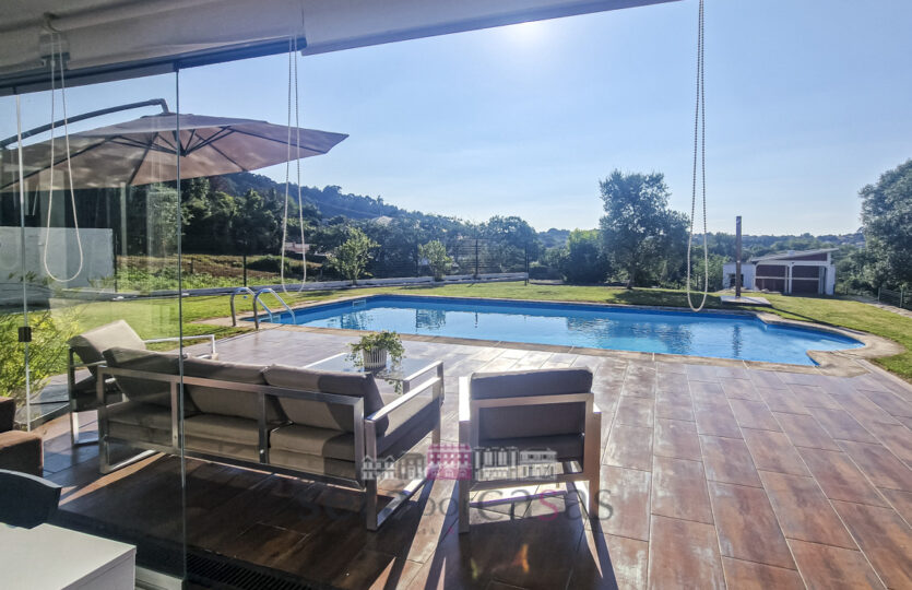 Se vende chalet de piedra en Gandario