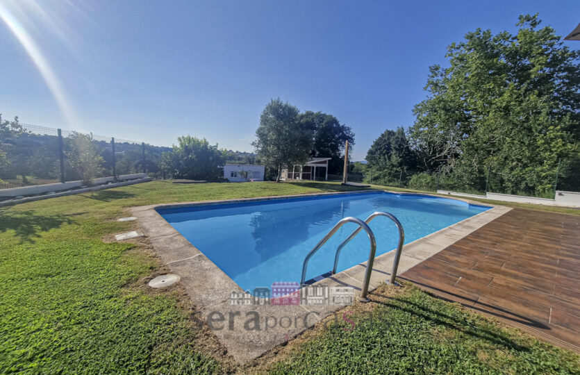 Se vende chalet de piedra en Gandario