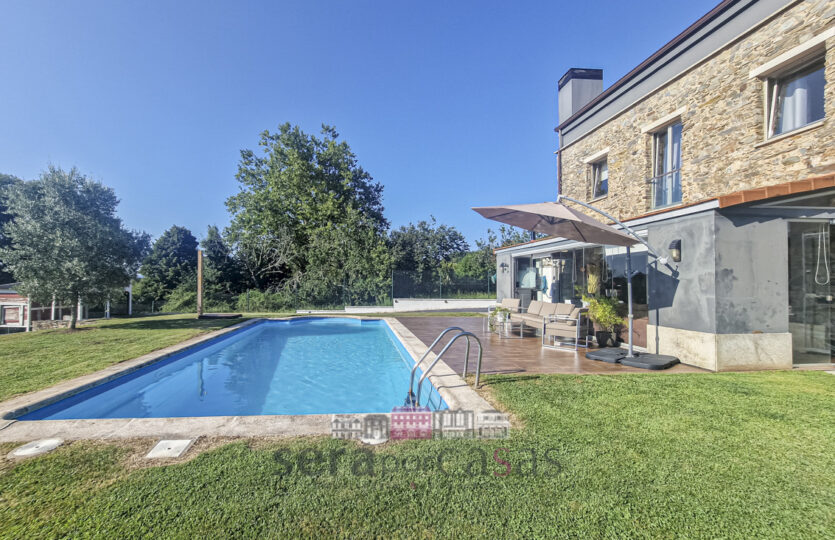 Se vende chalet de piedra en Gandario