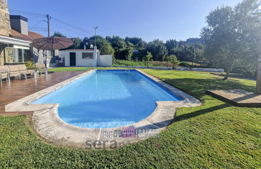 Se vende chalet de piedra en Gandario