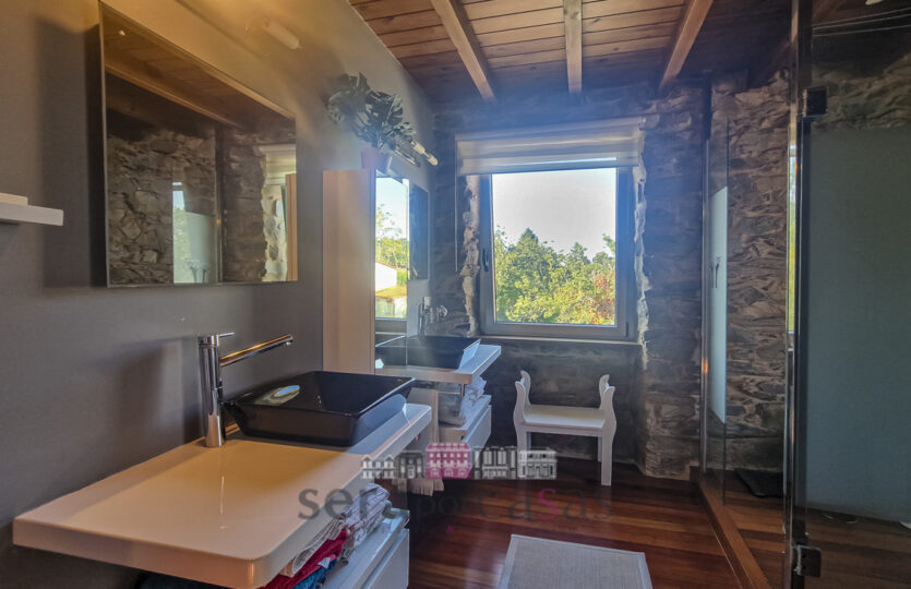 Se vende chalet de piedra en Gandario