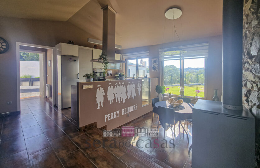 Se vende chalet de piedra en Gandario