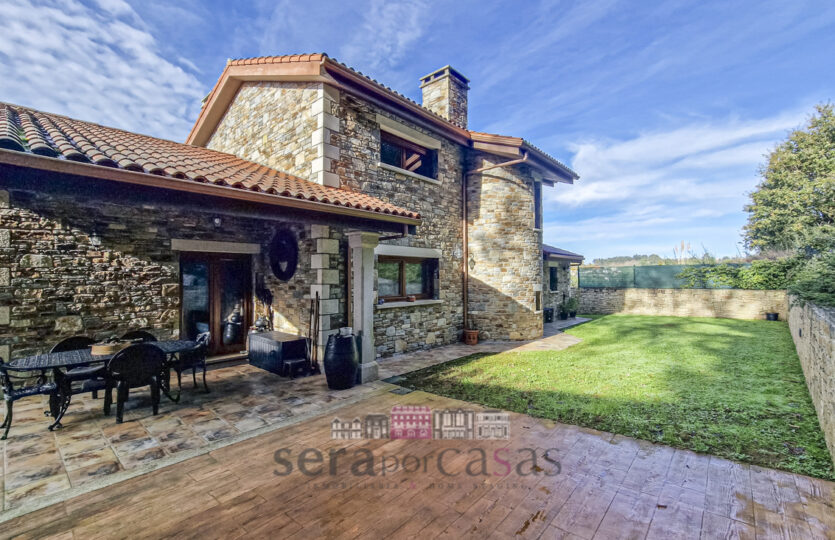 Se vende casa de piedra en Oleiros