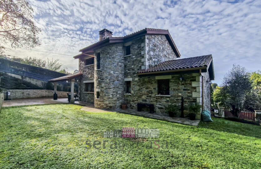 Se vende casa de piedra en Oleiros
