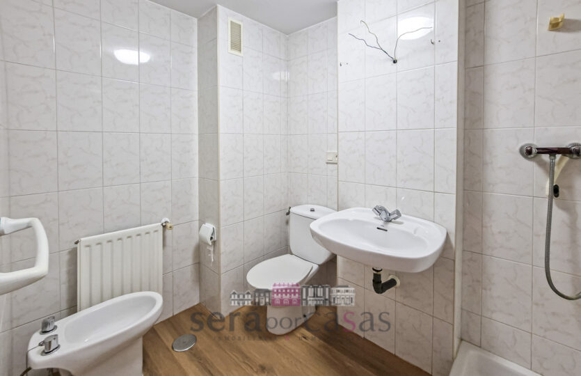 Se vende piso en Los Rosales