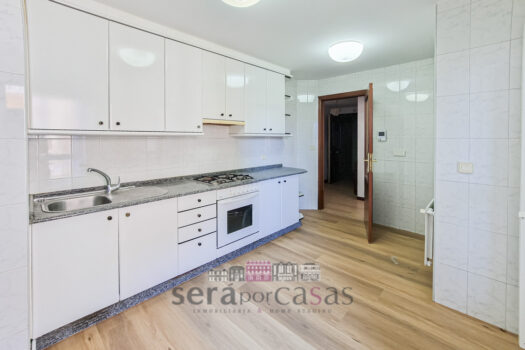 Se vende piso en Los Rosales, A Coruña