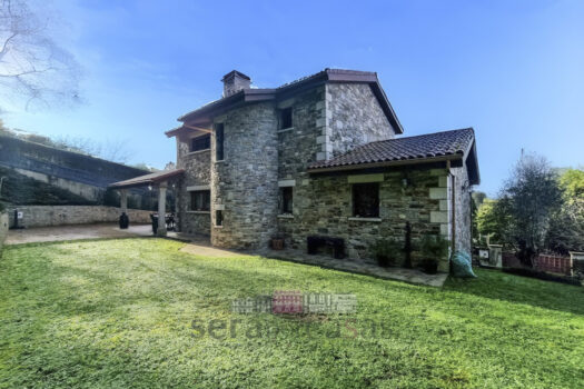Se vende casa de piedra en Oleiros, A Coruña