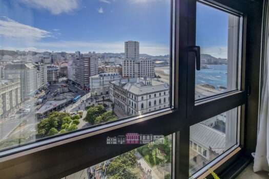 Se vende piso en el centro de A Coruña con vistas al mar