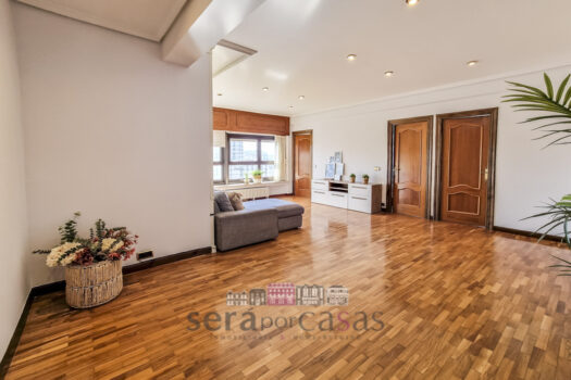 Se vende piso en el centro de A Coruña con vistas al mar
