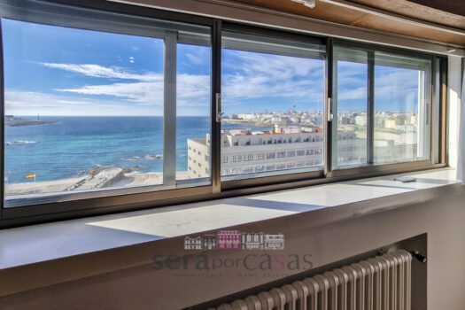 Se vende piso en el centro de A Coruña con vistas al mar