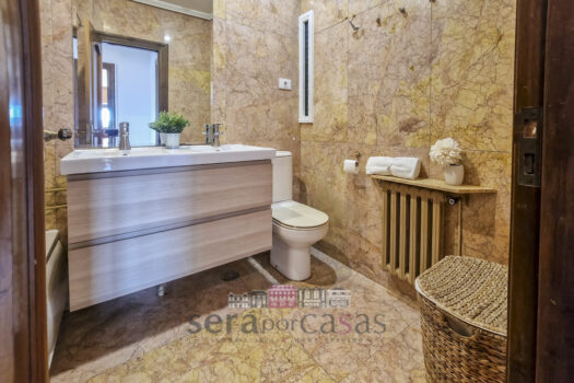 Se vende piso en el centro de A Coruña con vistas al mar