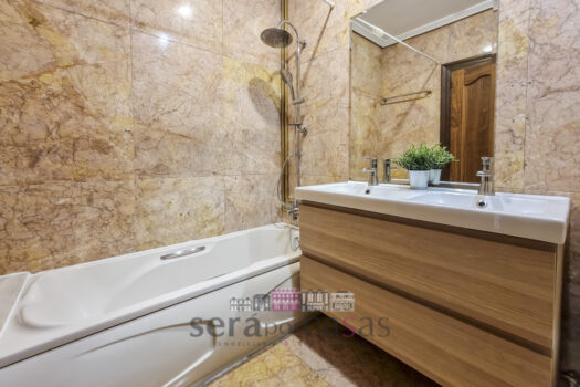 Se vende piso en el centro de A Coruña con vistas al mar