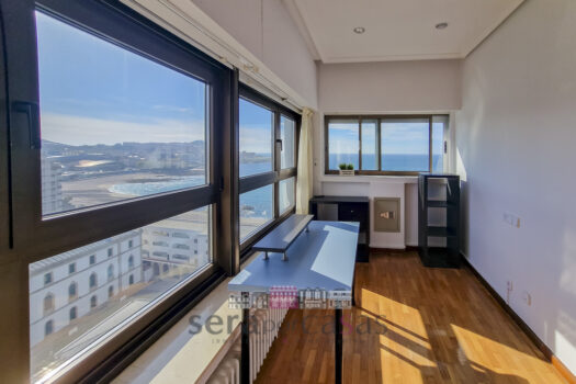 Se vende piso en el centro de A Coruña con vistas al mar