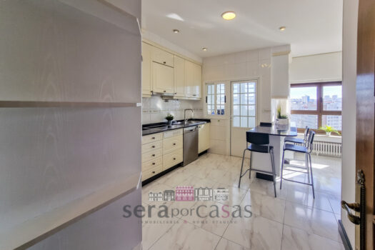 Se vende piso en el centro de A Coruña con vistas al mar