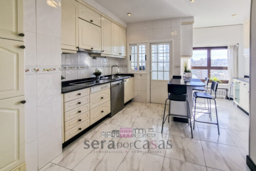 Se vende piso en el centro de A Coruña con vistas al mar