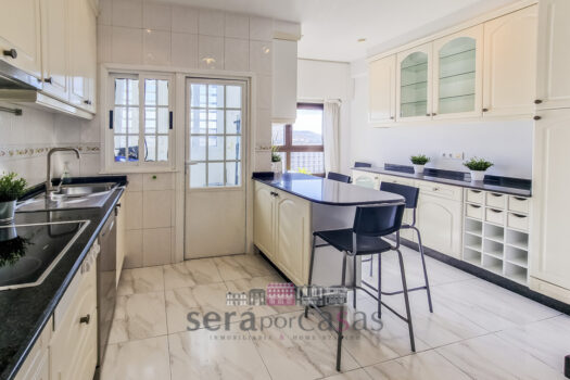 Se vende piso en el centro de A Coruña con vistas al mar