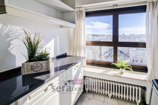 Se vende piso en el centro de A Coruña con vistas al mar