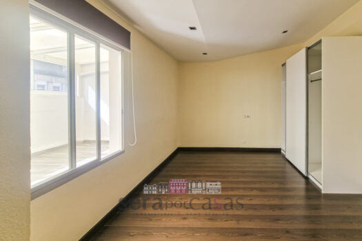 Se vende piso en A Coruña, con terraza cubierta